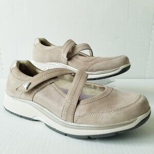 Aravon Women's Pyper Cross Strap Sneaker Mary Jane Taupe Active Comfort  Sz 10